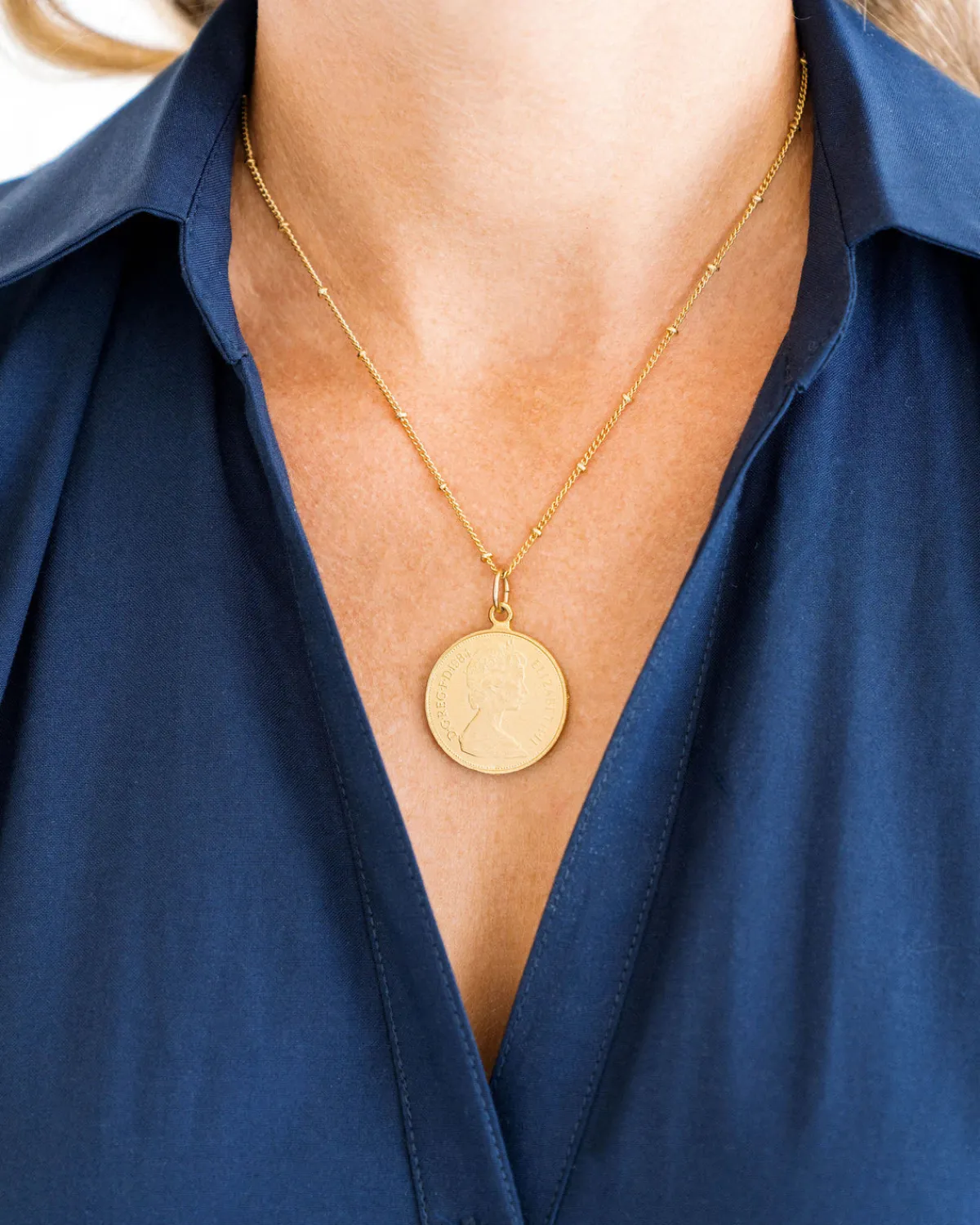 Dainty Queen Elizabeth II Coin Necklace|Susan Shaw Hot